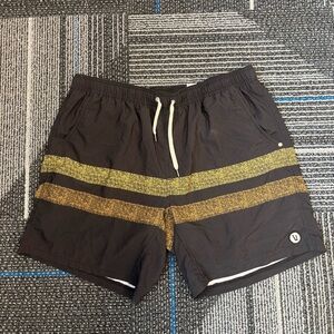 Vuori Kore Shorts Mens XXL Black Striped lined Performance Gym Yoga Run